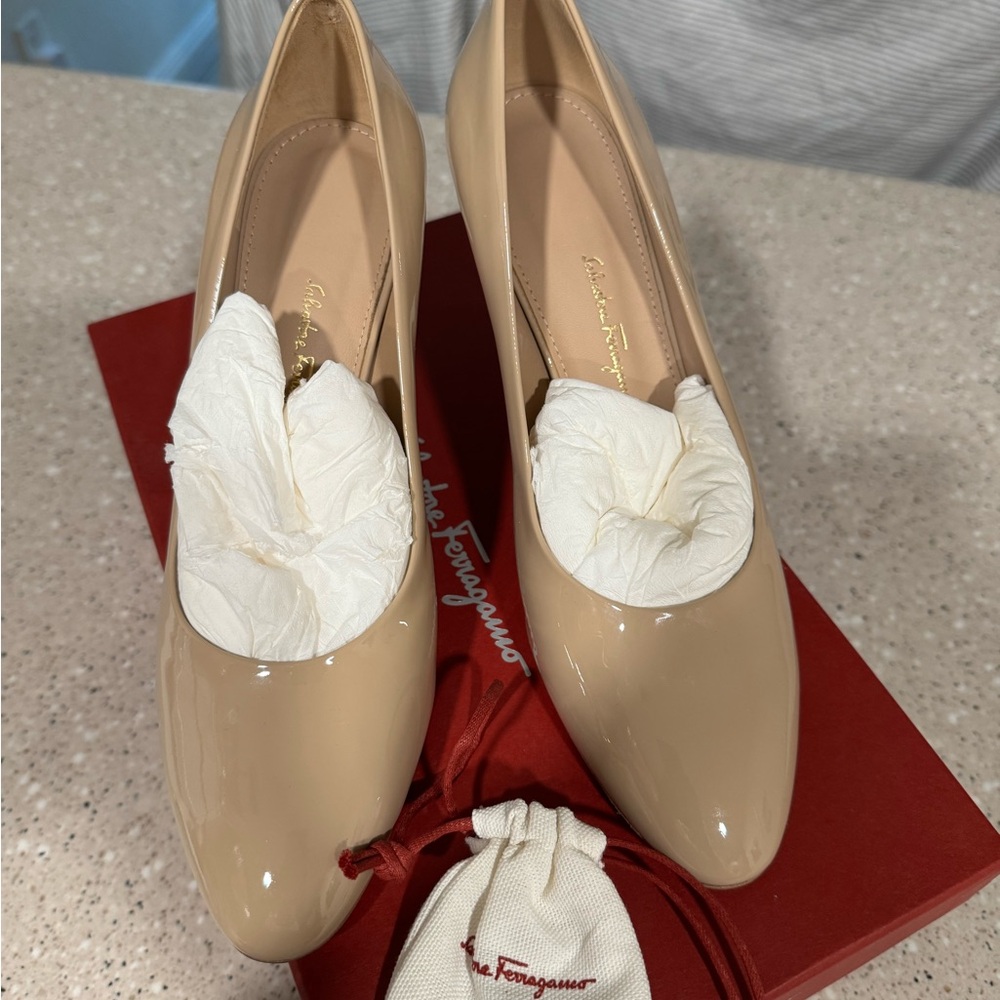 Salvatore Ferragamo Judy Tan Heels with Elegant Design